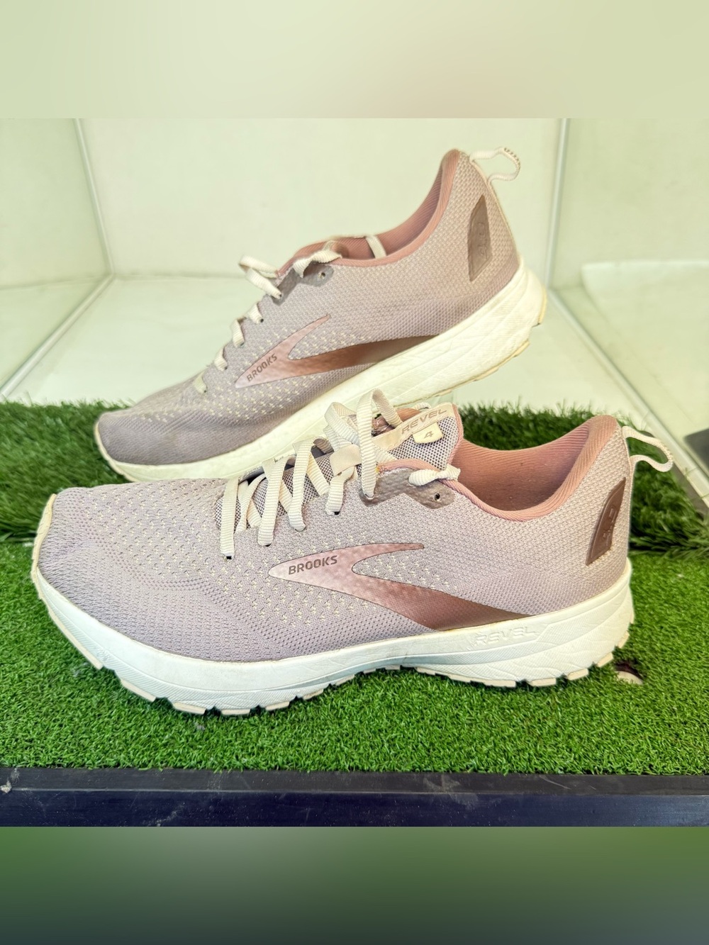 Brooks Womens Launch 7  Grey Running Shoes